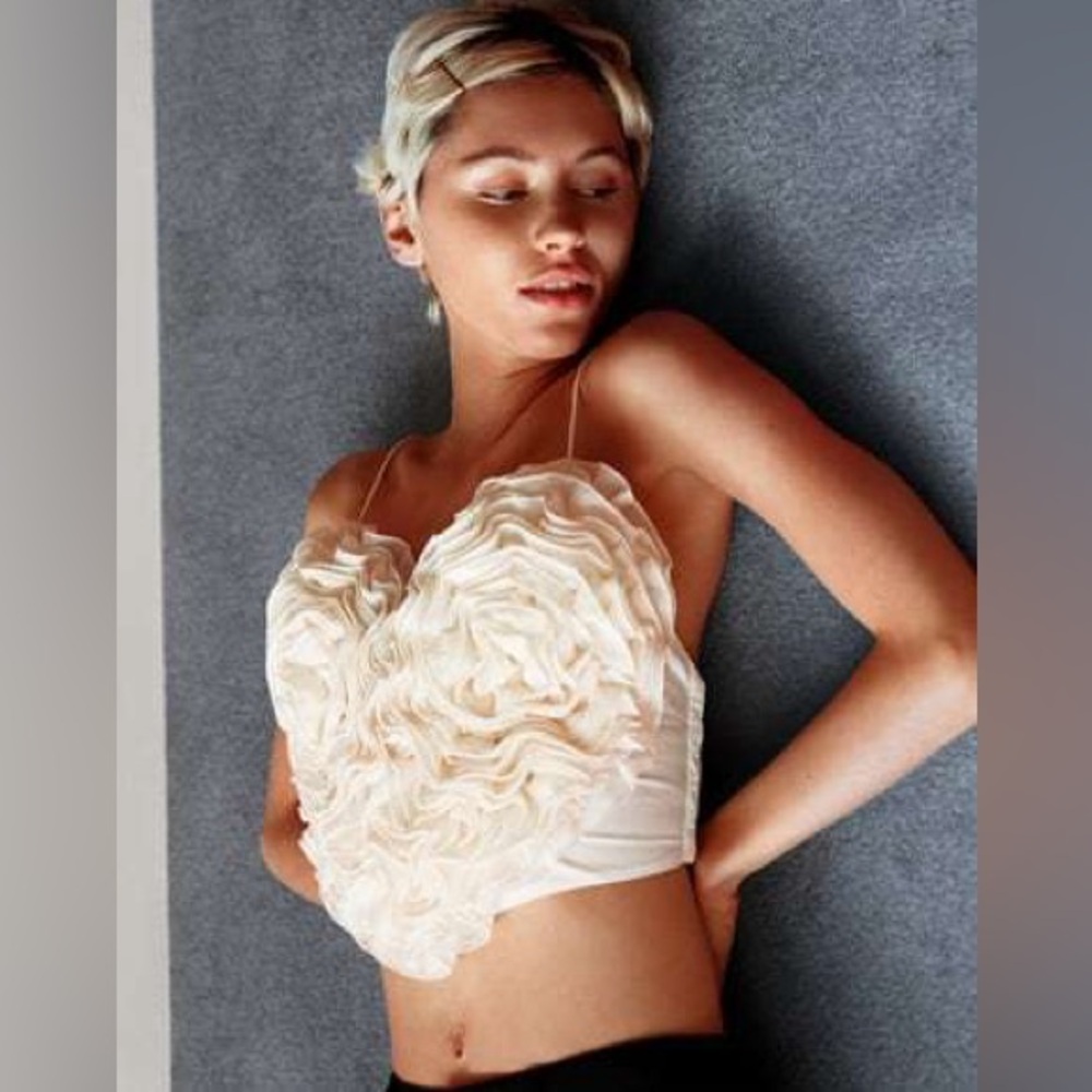 139. Solid Cropped Heart Shape Puff Top in Ivory